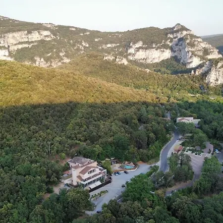 Le Belvedere 3* Vallon-Pont-dʼArc