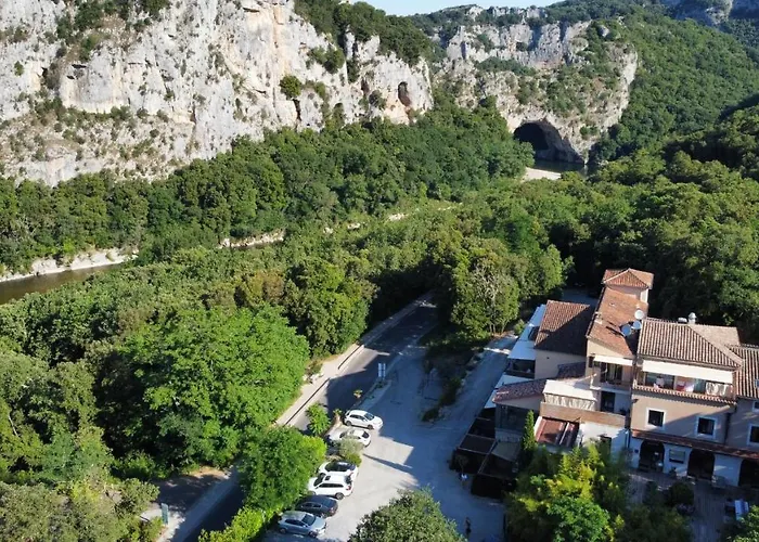 Hotel Le Belvedere Vallon-Pont-dʼArc