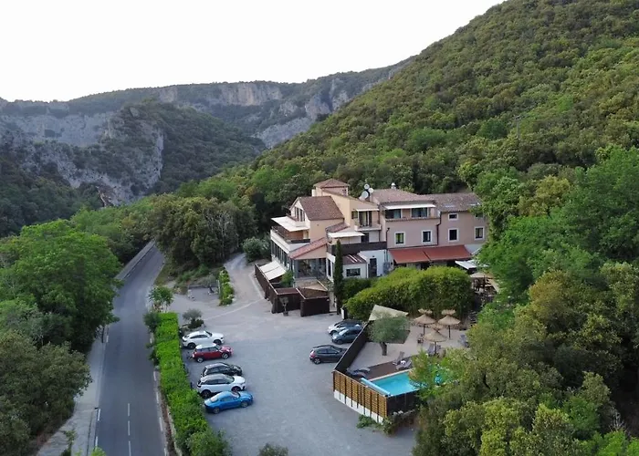 Le Belvedere Hotel Vallon-Pont-dʼArc