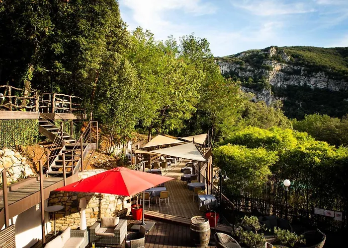 Le Belvedere 3* Vallon-Pont-dʼArc