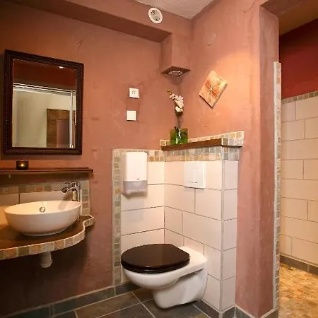 Le Belvedere Hotel Vallon-Pont-dʼArc