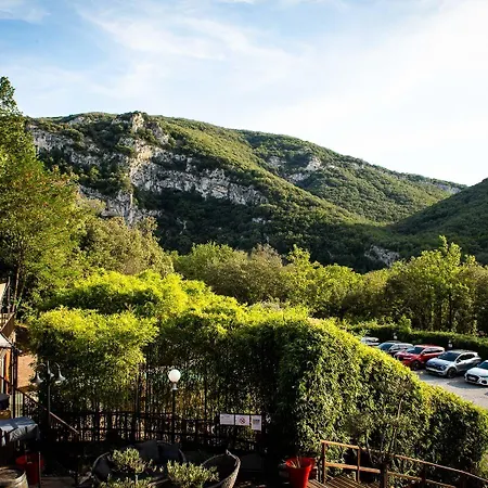 Le Belvedere 호텔 Vallon-Pont-dʼArc